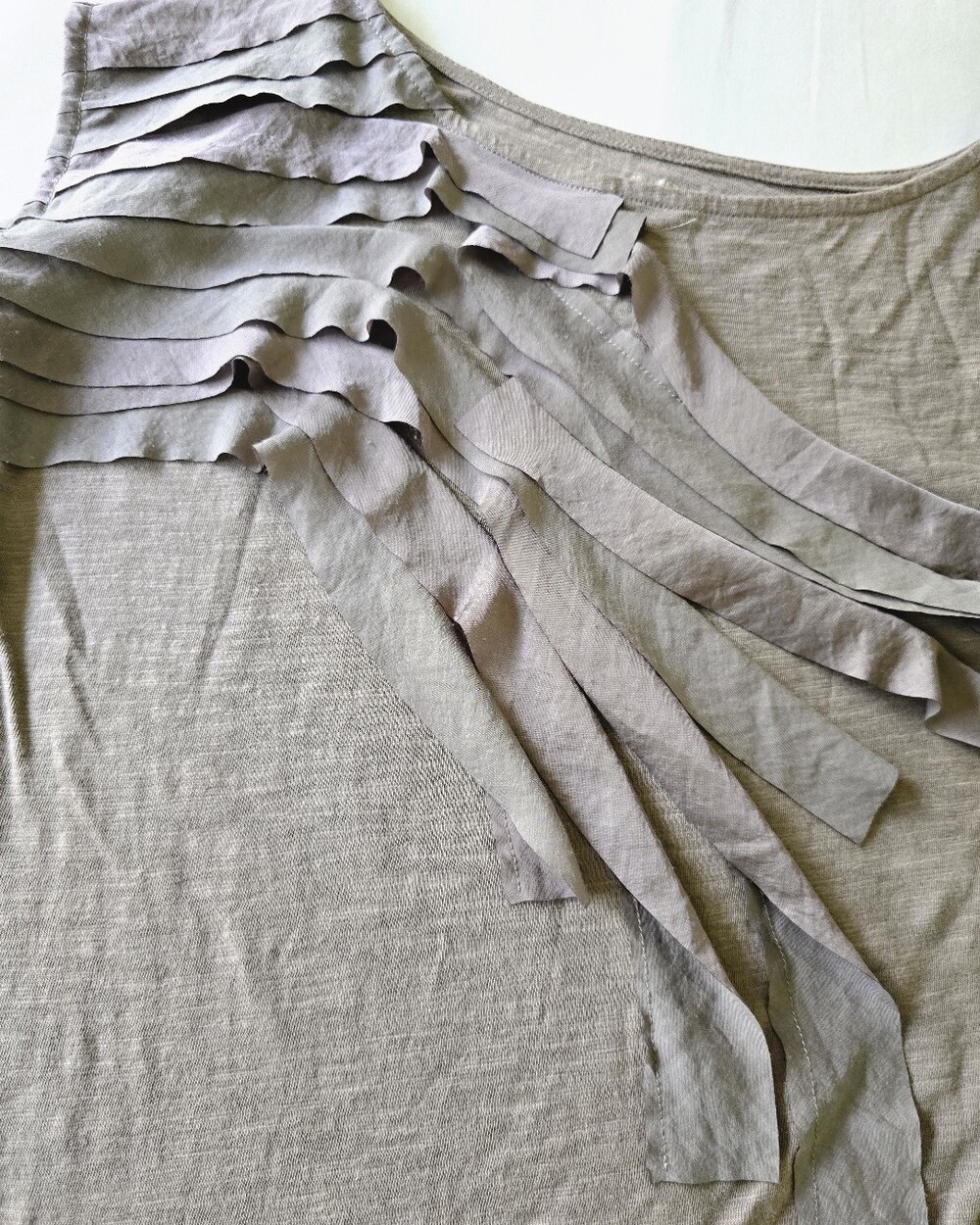 Loft Ruffle Tank Size Medium - Picture 6 of 8